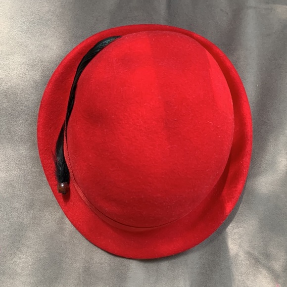 Vintage Red Felt Hat with Black Feather - Picture 8 of 8